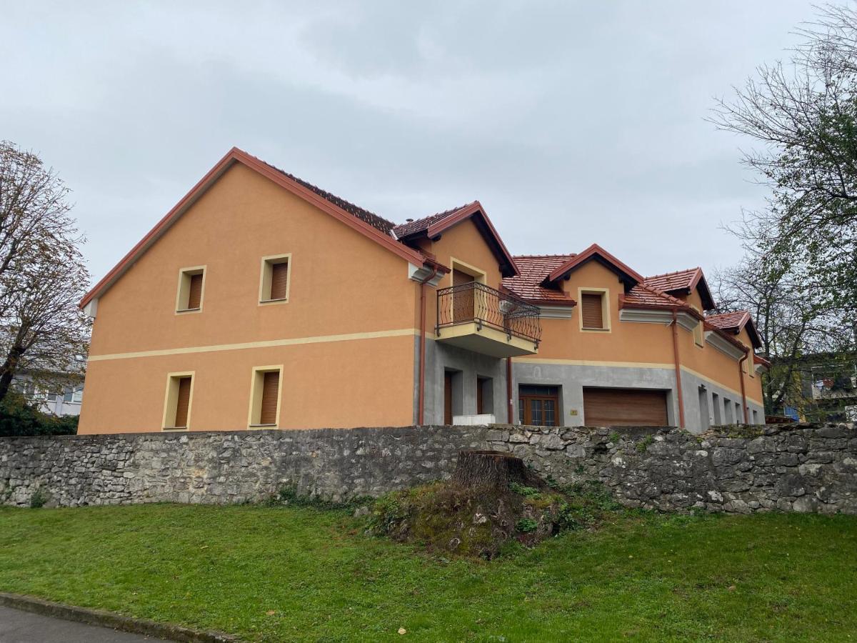 Apartman Galerija Ogulin Esterno foto