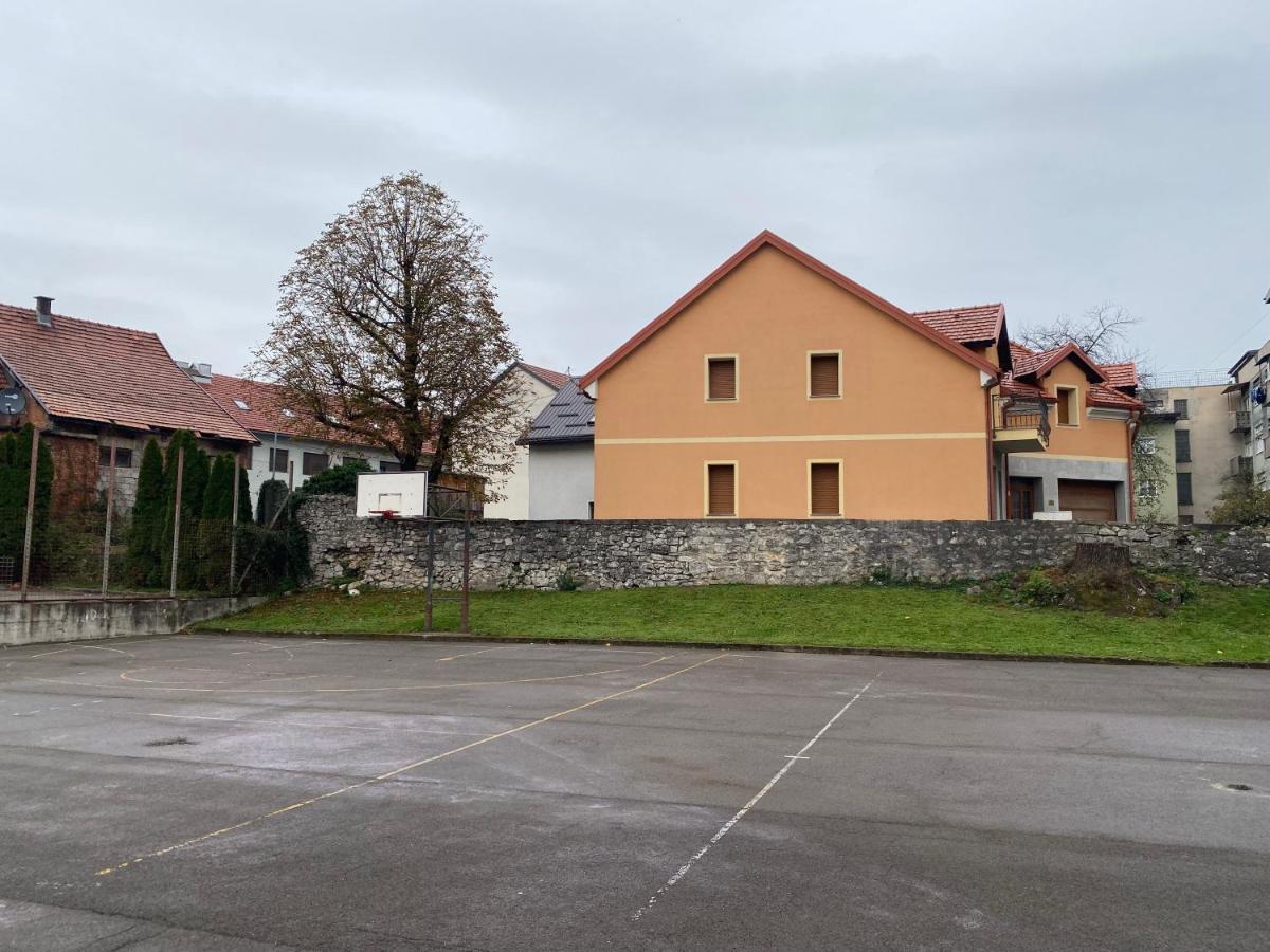 Apartman Galerija Ogulin Esterno foto
