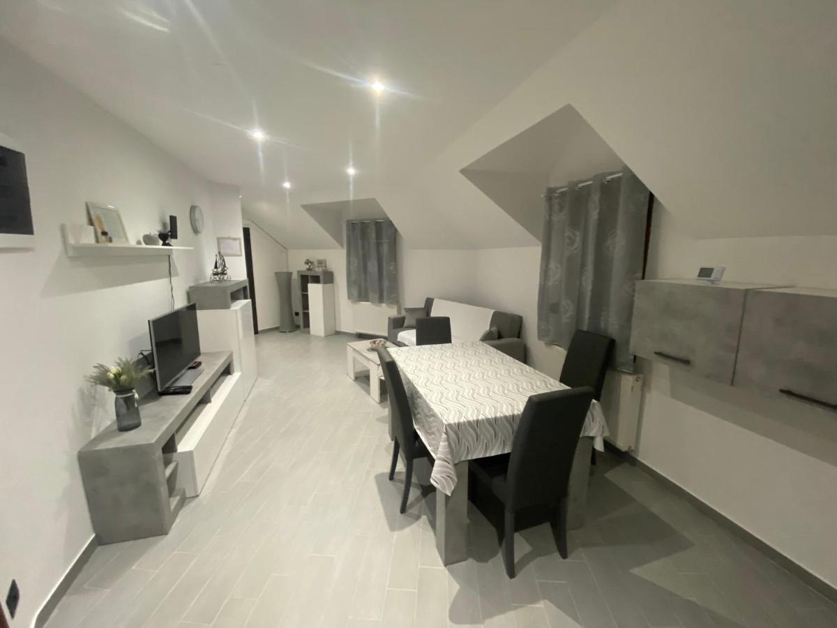 Apartman Galerija Ogulin Esterno foto