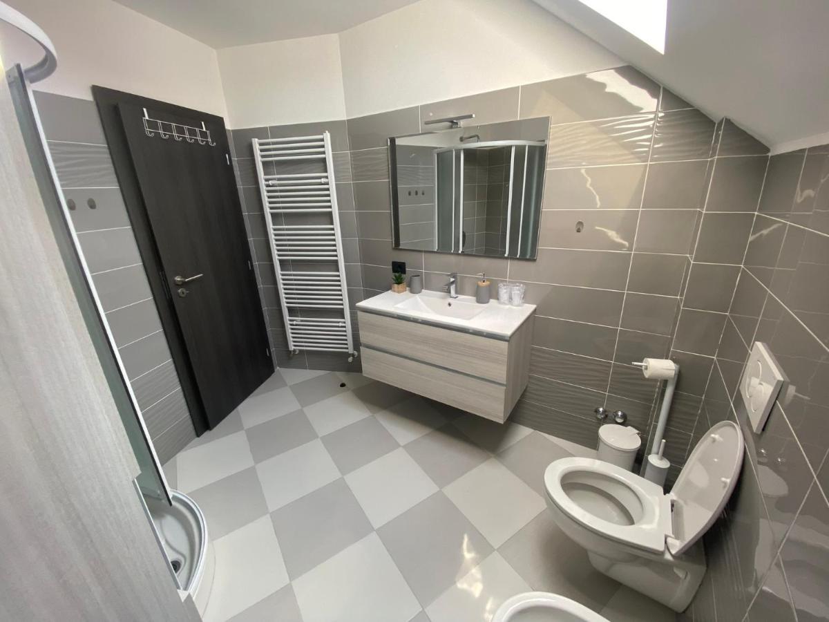 Apartman Galerija Ogulin Esterno foto